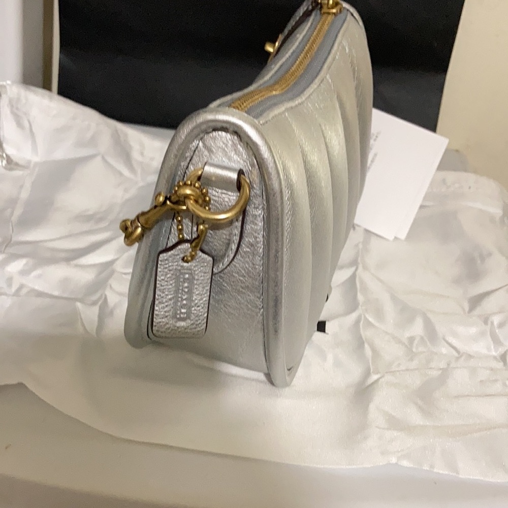 Coach Swinger silver metallic quilted leather shoulder bag - Picture 6 of 11
